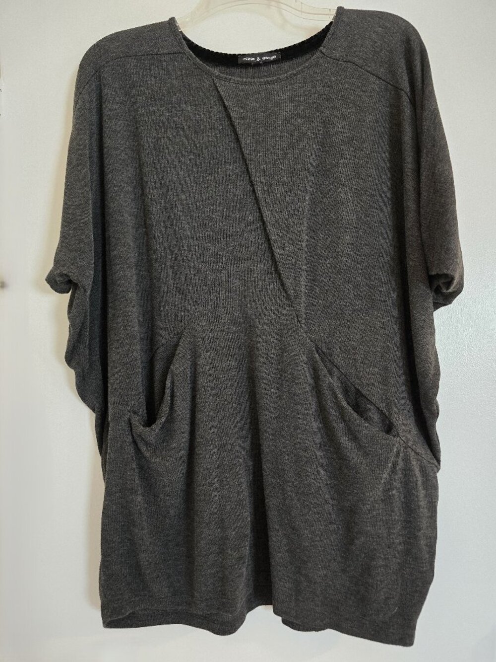 Cable & Guage Charcoal Gray Drape Top Short Sleeve with Pockets, Small